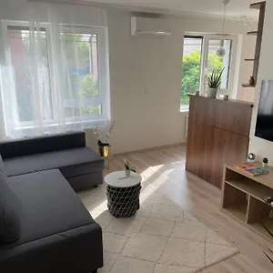 https://sophie-apartman.szeged-hotels.com
