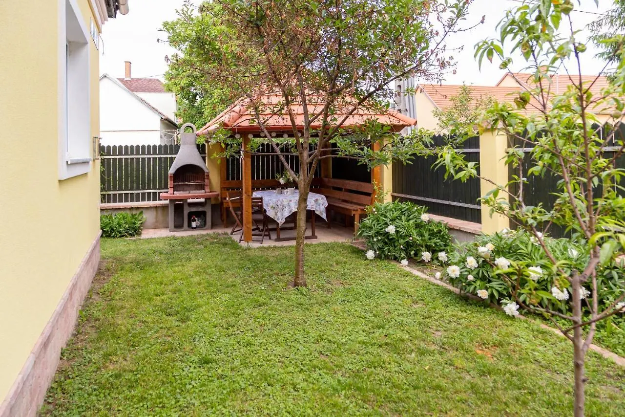 Vanilia Apartman Eger Apartment